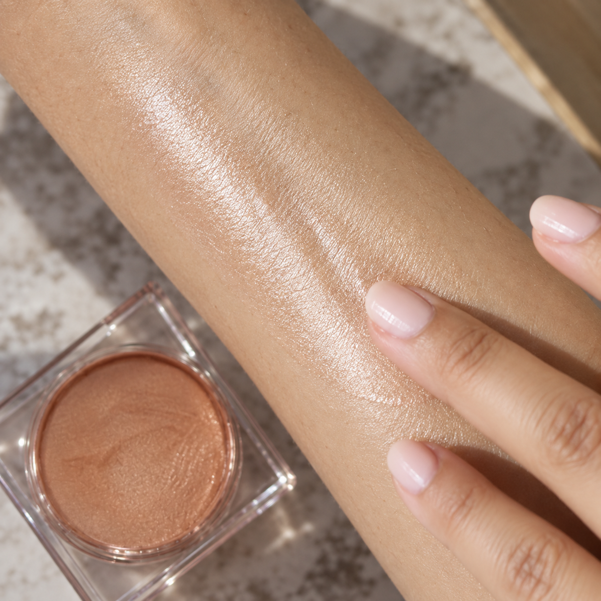 ELARA Shimmer Balm
